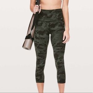 Lululemon Camo Align Crops size 8